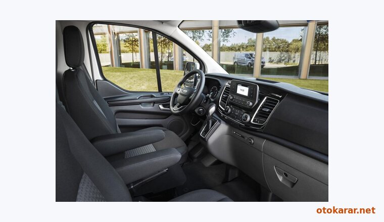 Ford Tourneo Custom Minibüs BEV resmi