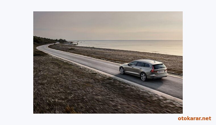 Volvo V60 resmi