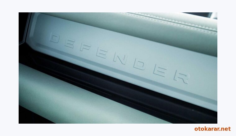 Land Rover Defender resmi